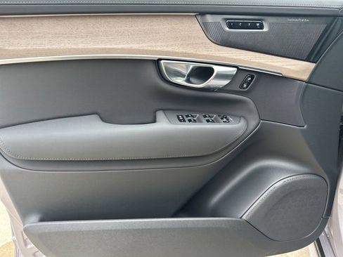 New 2026 Volvo XC90 B6 Plus w/ Protection Package Premier image 12