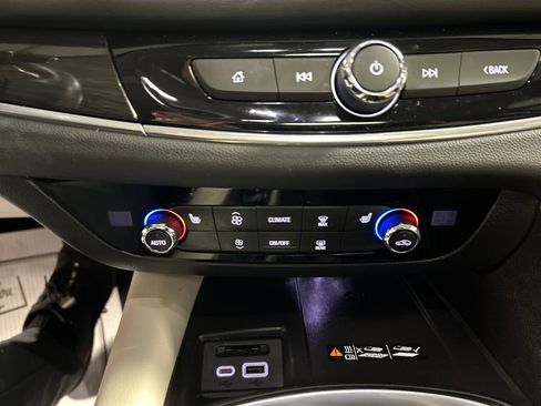 Used 2023 Buick Enclave Essence w/ Experience Buick Package FWD image 19