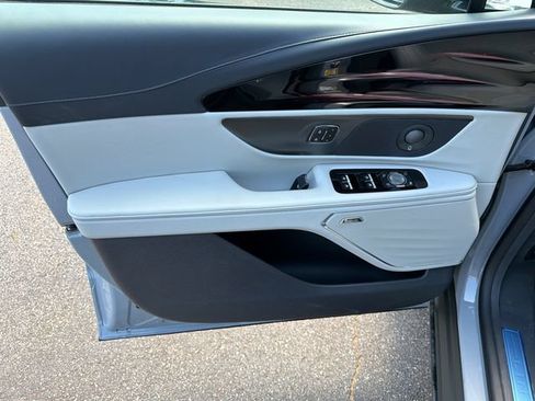 New 2026 Lincoln Nautilus Reserve w/ Jet Appearance Package AWD/4WD image 11
