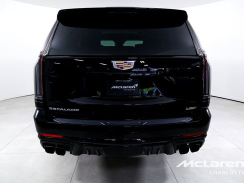 Used 2025 Cadillac Escalade V AWD/4WD image 7