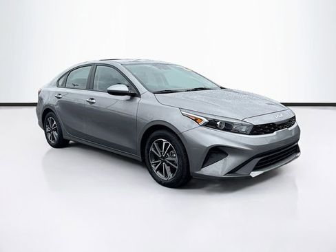 Certified 2023 Kia Forte LXS image 1