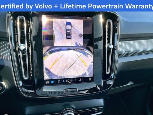 Certified 2025 Volvo XC40 B5 Plus image 29