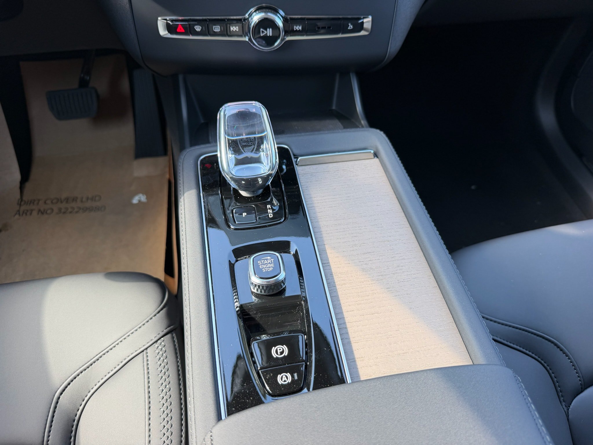 New 2027 Volvo XC90 T8 Plus AWD/4WD image 14