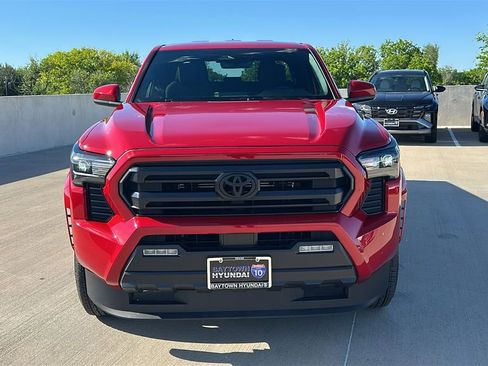 Used 2025 Toyota Tacoma SR5 AWD/4WD image 8