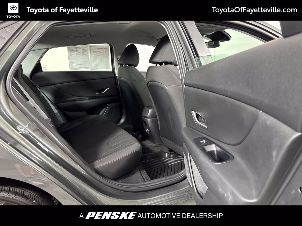 Used 2024 Hyundai Elantra SEL FWD image 14