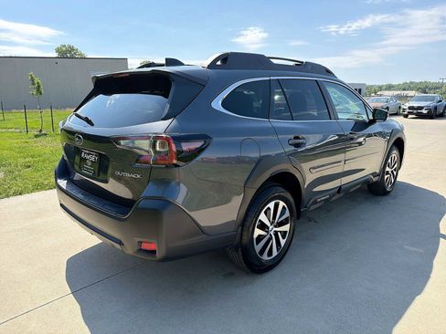 Used 2025 Subaru Outback Premium AWD/4WD image 6
