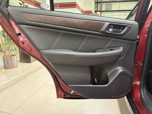 Used 2018 Subaru Outback 2.5i Limited AWD/4WD image 12