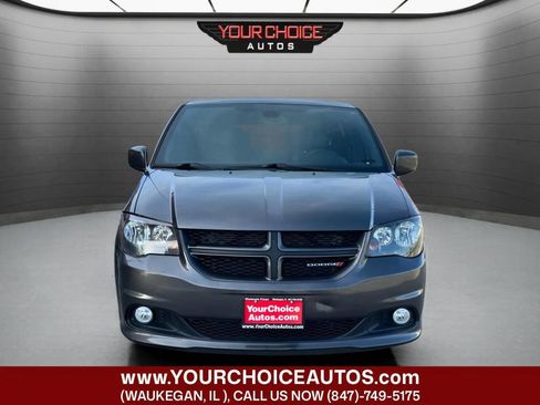 Used 2019 Dodge Grand Caravan GT image 2