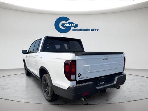 Used 2025 Honda Ridgeline Black Edition image 3