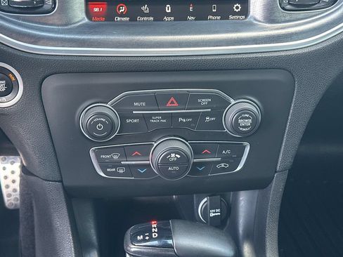 Used 2018 Dodge Charger R/T RWD image 32
