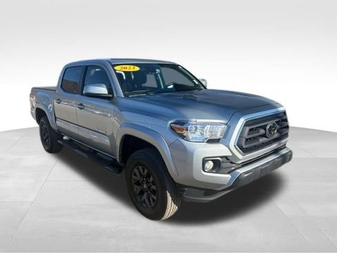 Used 2023 Toyota Tacoma SR5 w/ Technology Package image 8