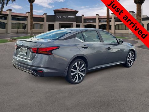 Used 2022 Nissan Altima 2.5 SR image 8