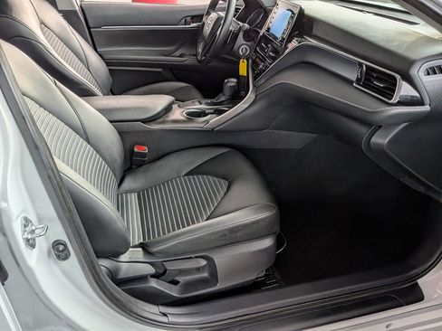 Used 2024 Toyota Camry SE image 31