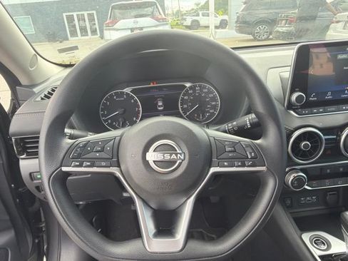 Used 2024 Nissan Sentra SV FWD image 14
