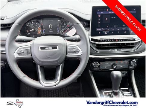 Used 2025 Jeep Compass Trailhawk AWD/4WD image 11