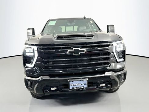 Used 2025 Chevrolet Silverado 2500 High Country w/ Midnight Edition AWD/4WD image 2