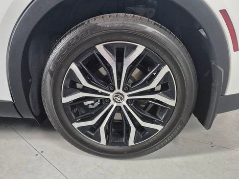 Certified 2026 Toyota Crown AWD/4WD image 11