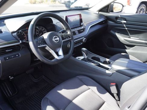 Certified 2025 Nissan Altima 2.5 SV FWD image 16