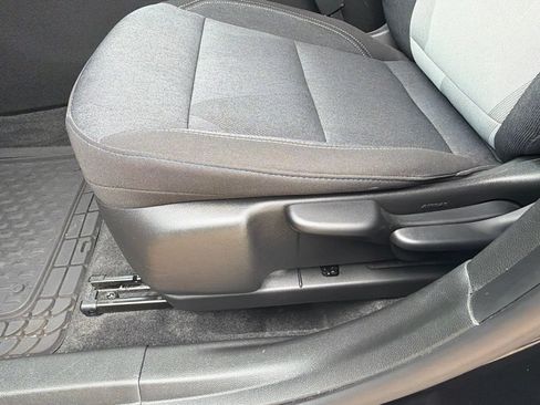 Used 2025 Chevrolet Trax LS w/ Driver Confidence Package FWD image 9