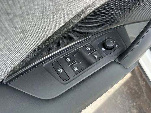 New 2026 Volkswagen Tiguan S image 10