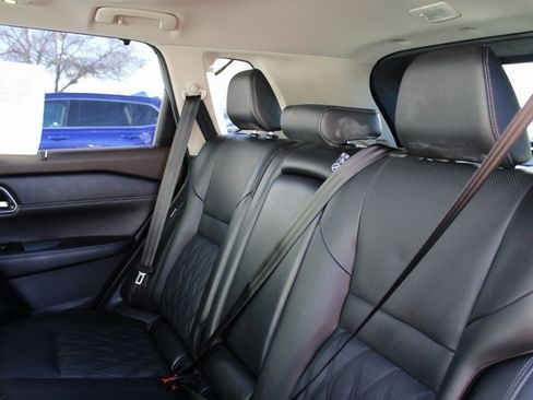 Used 2021 Nissan Rogue Platinum image 17