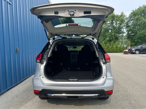 Used 2017 Nissan Rogue SV image 14