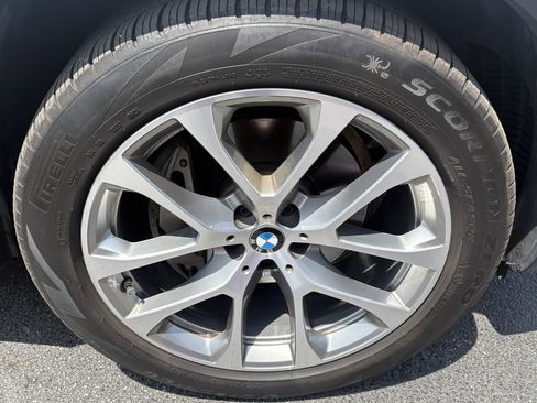Used 2025 BMW X5 xDrive40i w/ Premium Package AWD/4WD image 13