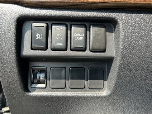 Used 2017 Nissan Titan SL AWD/4WD image 19