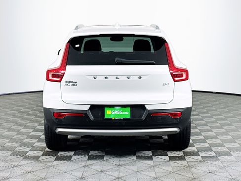 Used 2023 Volvo XC40 B4 Plus w/ Driver Assist Package FWD image 8