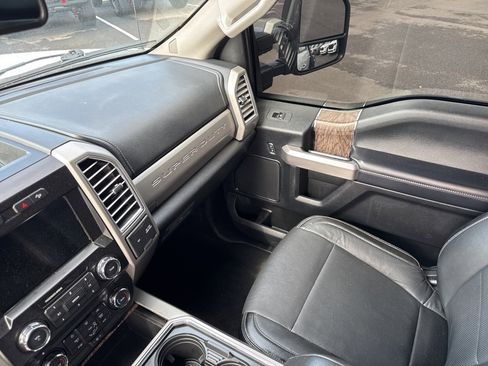 Used 2017 Ford F350 Lariat w/ Chrome Package image 36