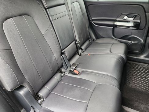 Used 2023 Mercedes-Benz GLB 250 4MATIC image 17