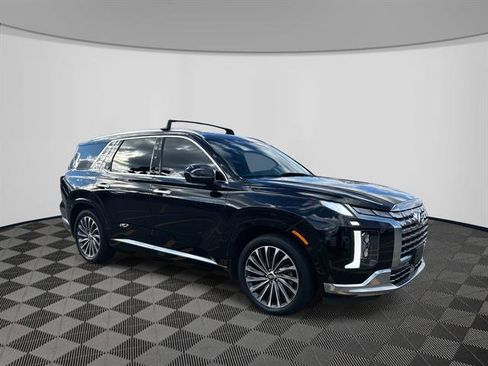 Used 2023 Hyundai Palisade Calligraphy image 3