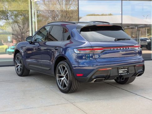Certified 2025 Porsche Macan image 3