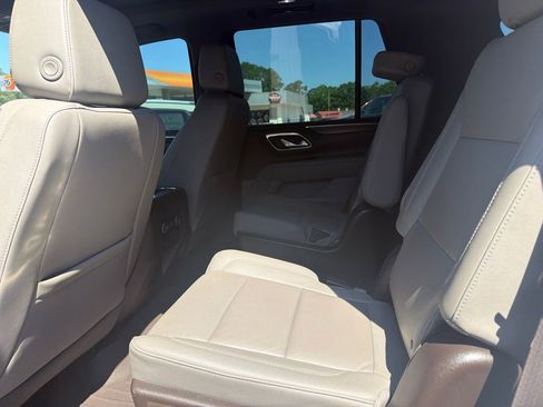 Used 2023 Chevrolet Tahoe Z71 AWD/4WD image 10
