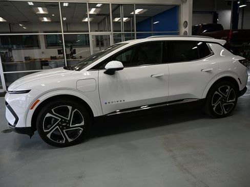 New 2026 Chevrolet Equinox EV LT w/ Convenience Package II image 7