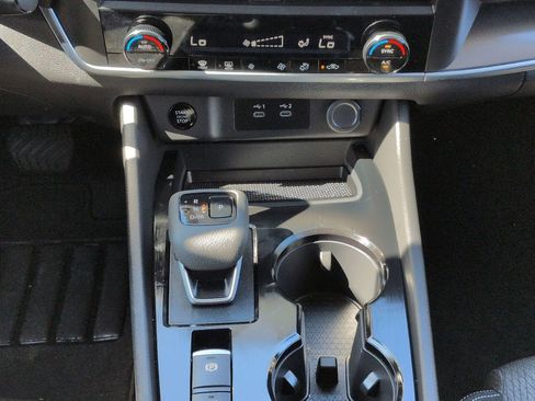Certified 2026 Nissan Rogue SV FWD image 22