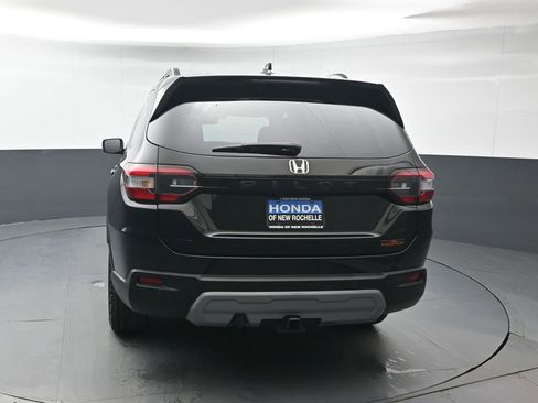 Certified 2023 Honda Pilot TrailSport image 5