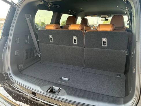 New 2026 Nissan Armada SL w/ Captain's Chari Seat Package AWD/4WD image 20
