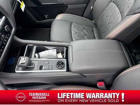 New 2026 Nissan Pathfinder Platinum image 26