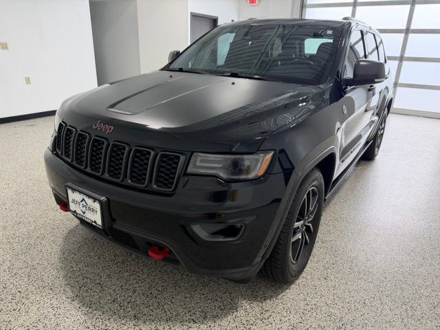 Used 2019 Jeep Grand Cherokee Trailhawk w/ Trailhawk Luxury Group AWD/4WD image 6
