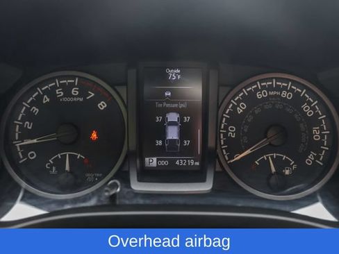 Used 2020 Toyota Tacoma TRD Sport AWD/4WD image 33
