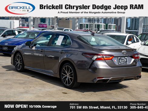 Used 2021 Toyota Camry SE image 7