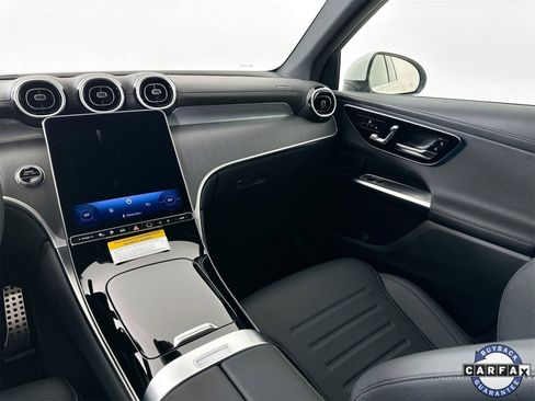 Used 2025 Mercedes-Benz GLC 350e 4MATIC image 25