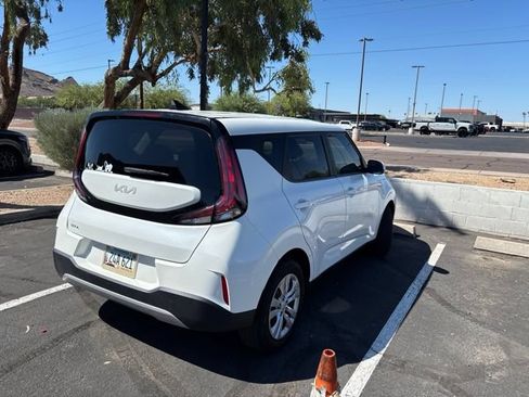 Certified 2024 Kia Soul LX FWD image 5