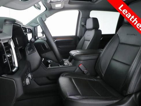 Used 2025 GMC Sierra 2500 Denali image 16