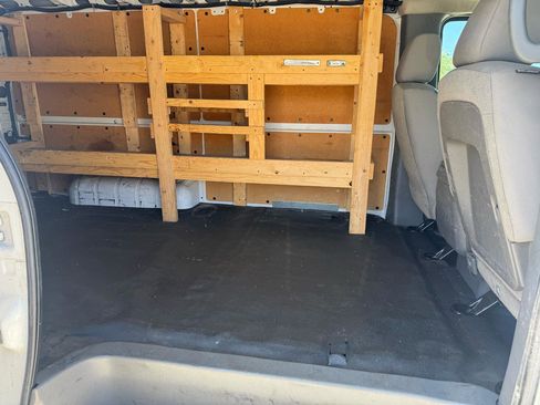 Used 2018 Nissan NV 2500 SV RWD image 21