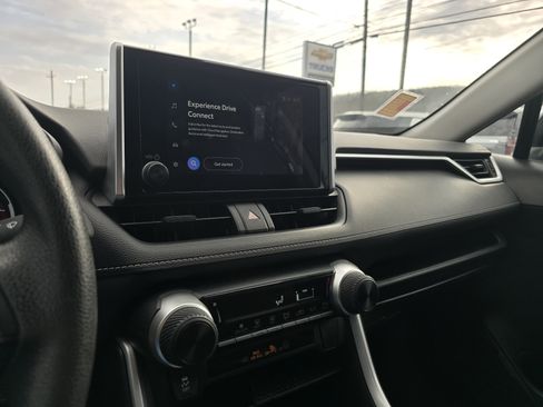 Used 2023 Toyota RAV4 LE FWD image 23