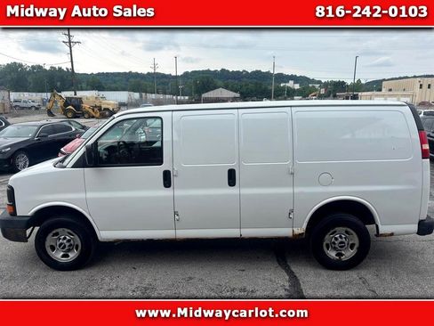 Used 2006 GMC Savana 2500 w/ Power and Light Package image 1