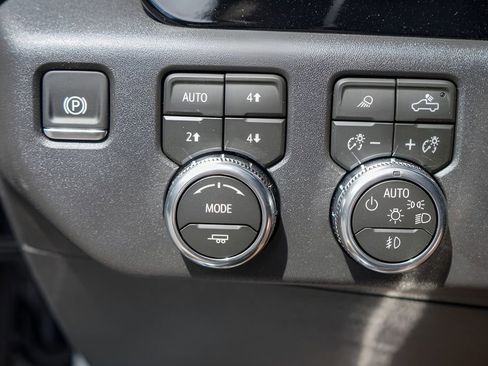 New 2026 GMC Sierra 1500 SLT AWD/4WD image 15