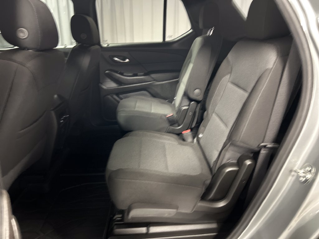 Used 2023 Chevrolet Traverse LT FWD image 23